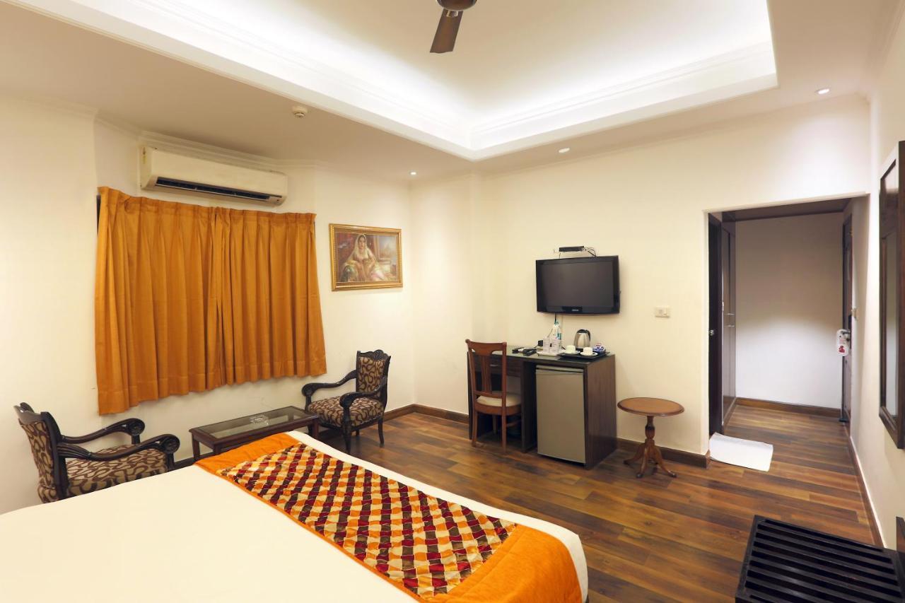 Airport Hotel Le Seasons New Delhi Bagian luar foto