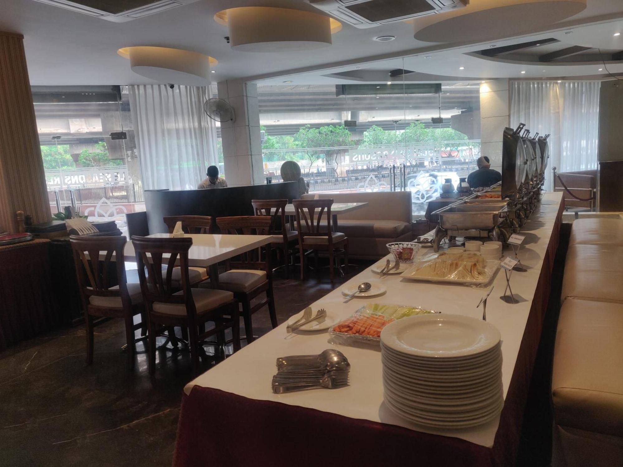 Airport Hotel Le Seasons New Delhi Bagian luar foto