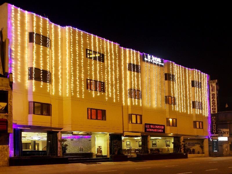Airport Hotel Le Seasons New Delhi Bagian luar foto