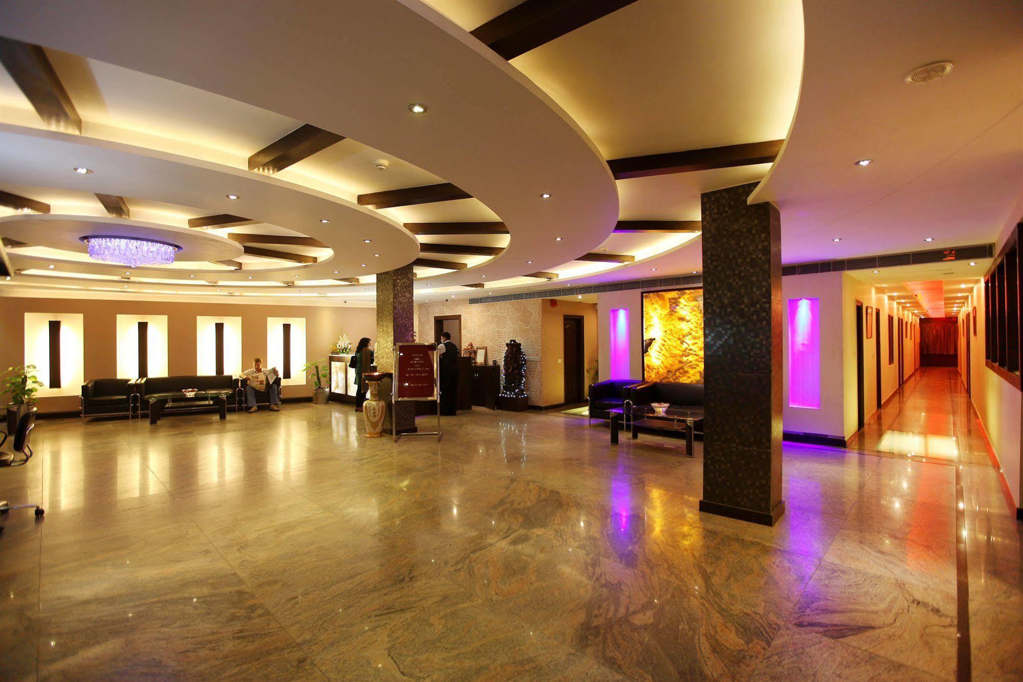 Airport Hotel Le Seasons New Delhi Bagian luar foto