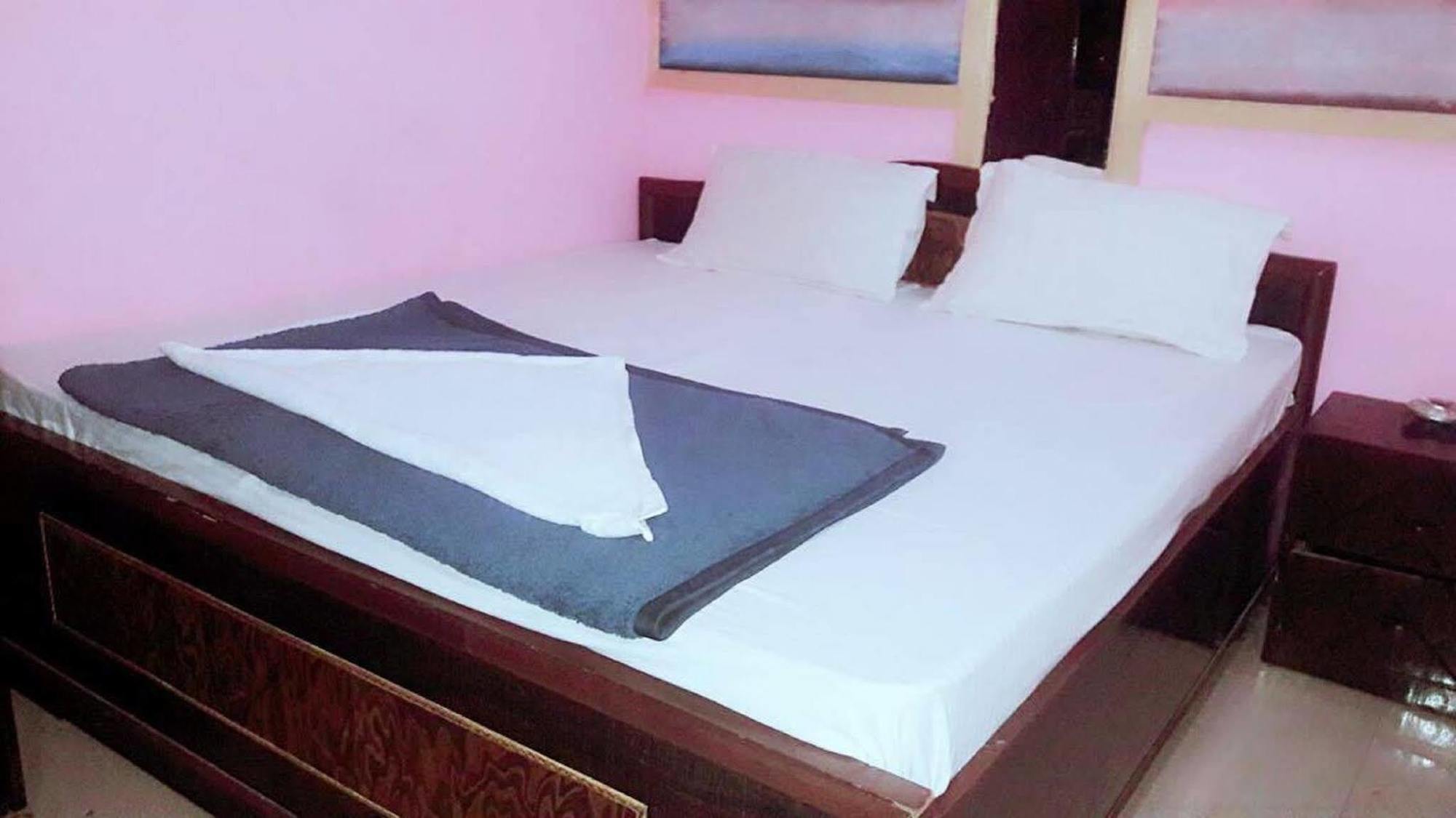 Airport Hotel Le Seasons New Delhi Bagian luar foto